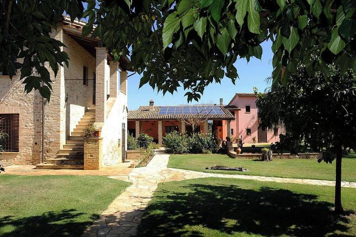 Agriturismo per 3 persone, con giardino, con animali domestici in Bevagna