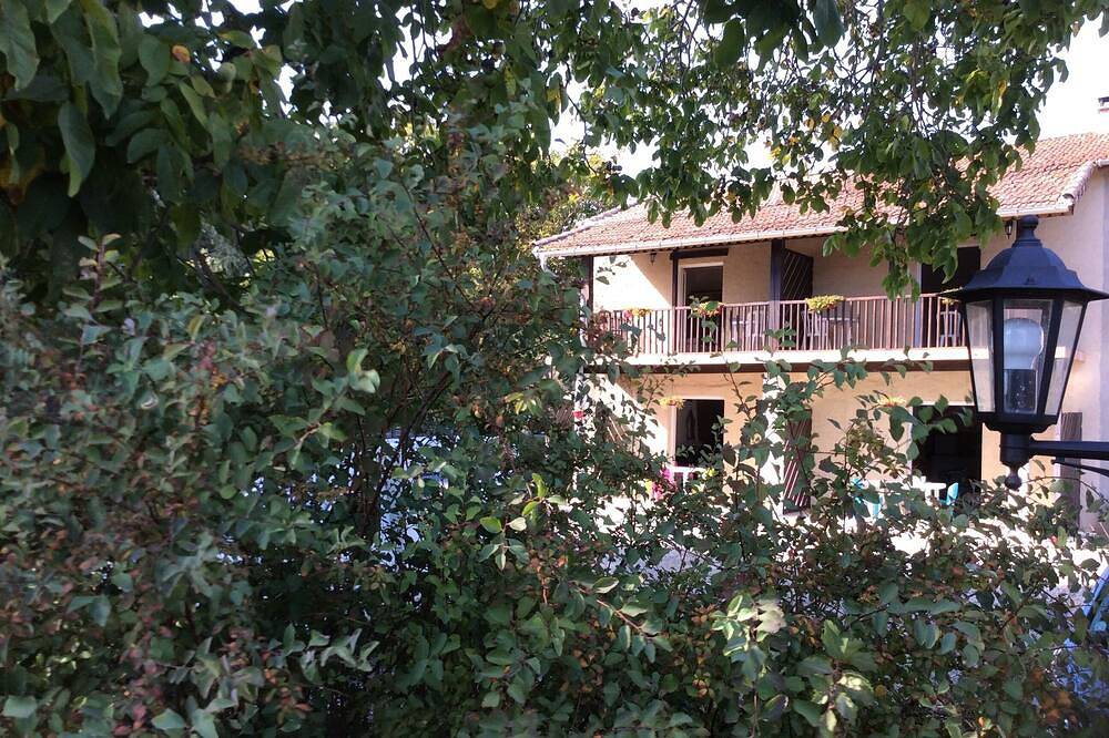Gîte impeccable et confortable, accueil chaleureux entre montagnes et châteaux in Mirepoix, Ariège