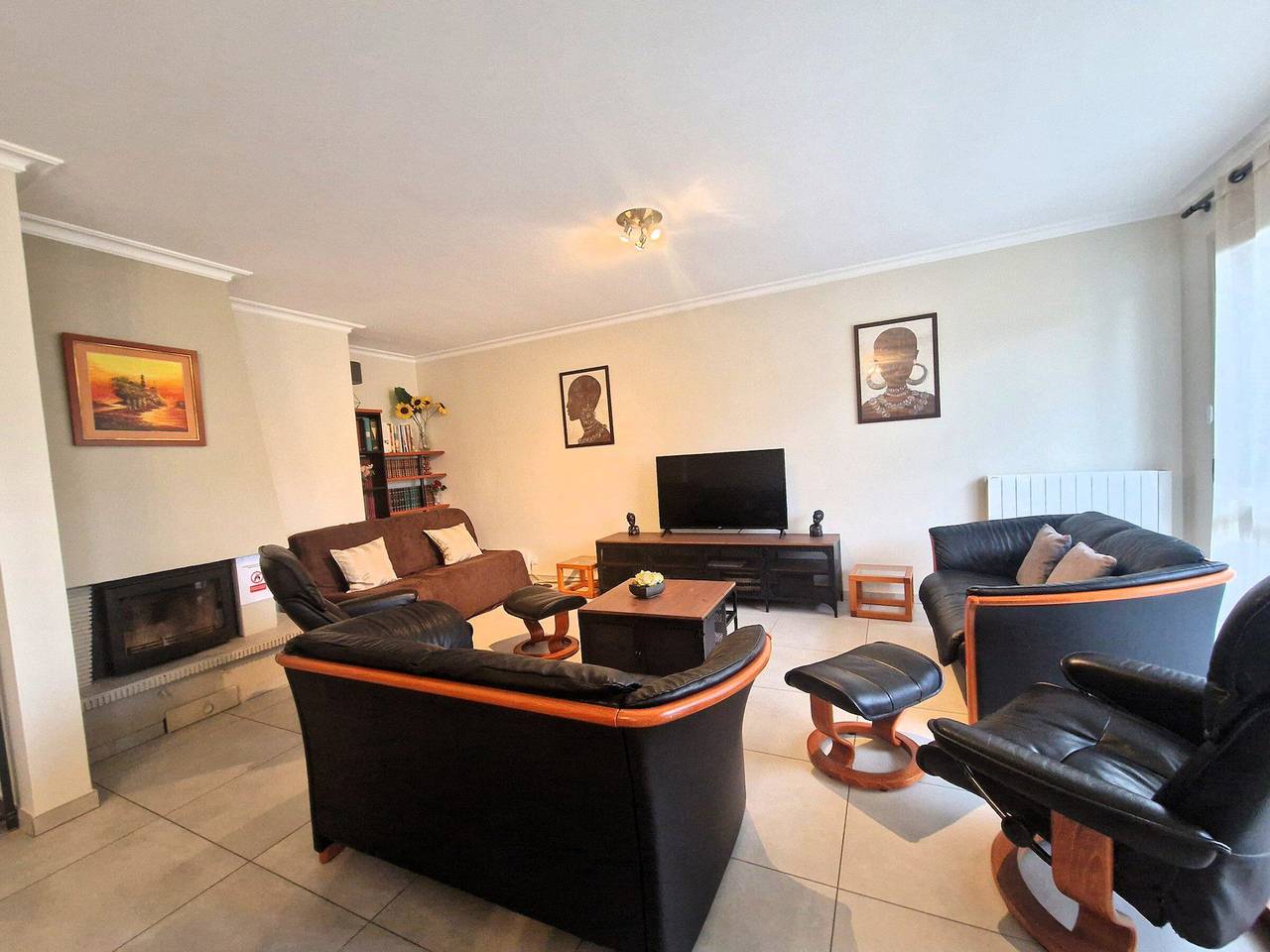 Ganze Wohnung, Moderner Komfort mit Pool und Garten, Nähe See in Menthon-Saint-Bernard, Annecy und Umgebung