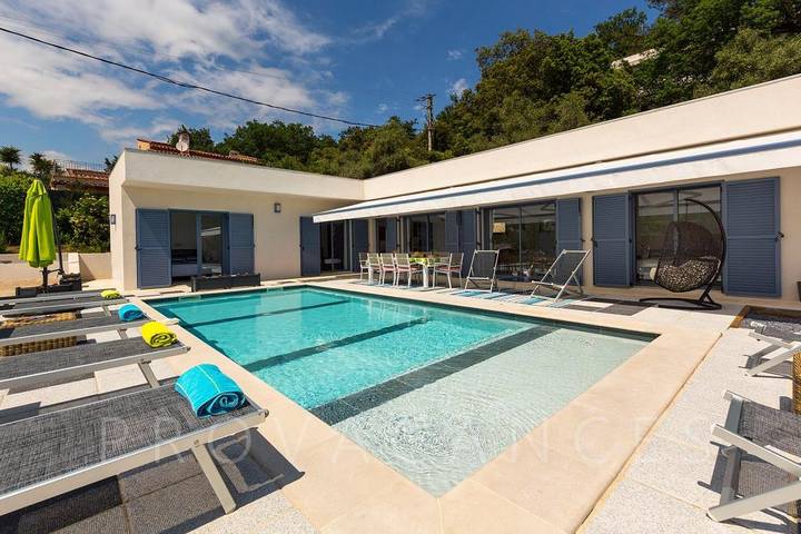 Location de vacances pour 9 personnes, avec piscine et jardin à Vence - 2