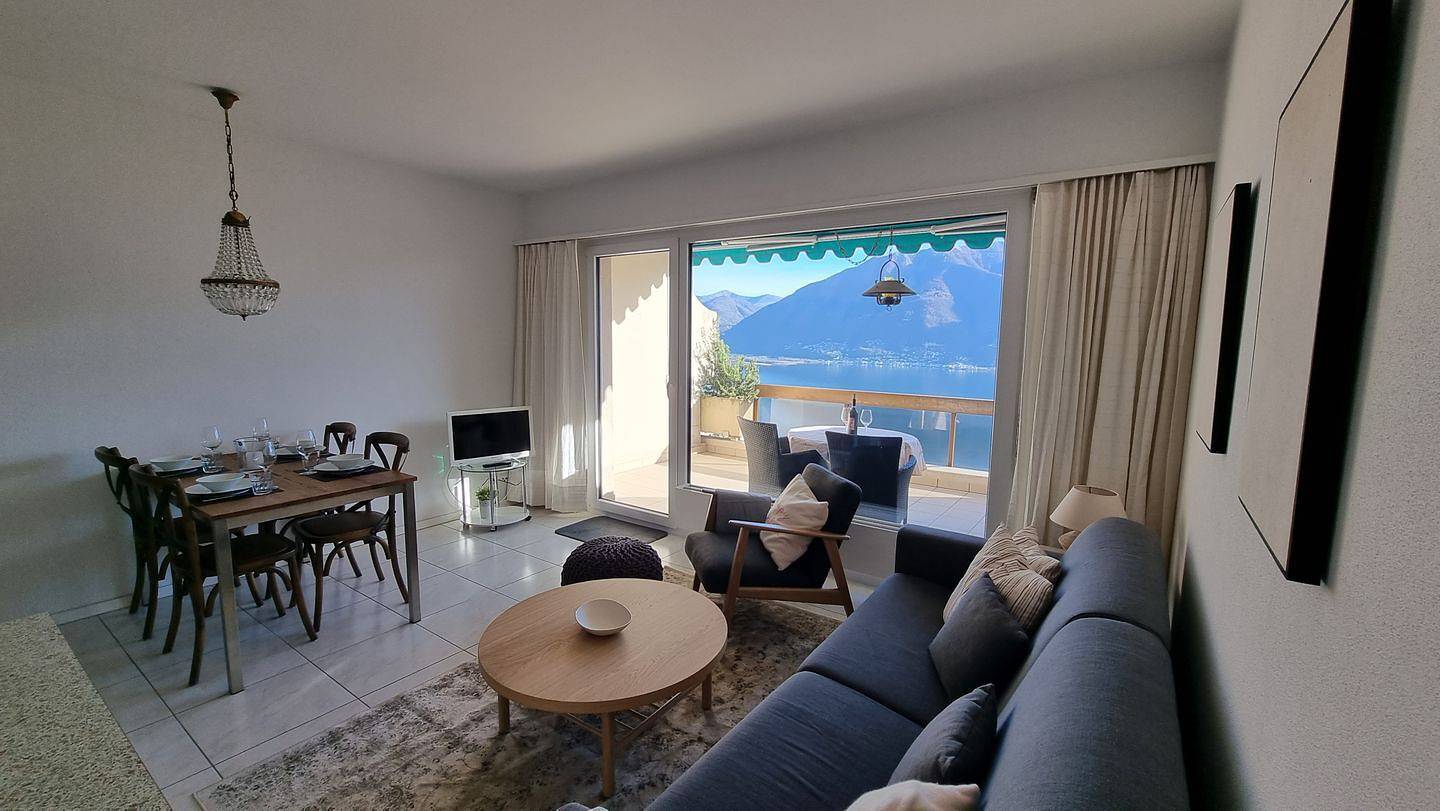 Ganze Wohnung, Moderne Ferienwohnung im 3. Stock für 1-4 Personen. in Orselina, Tessiner Alpen