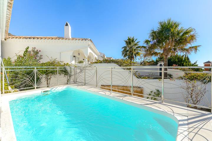 Entire apartment, Apartment 'Casa Feliz' with Sea View, Private Pool and Wi-Fi in Nerja, Costa del Sol