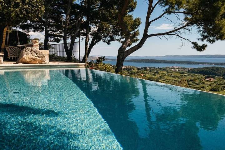 Villa für 6 Personen, mit Pool und Garten, mit Haustier in Banjol