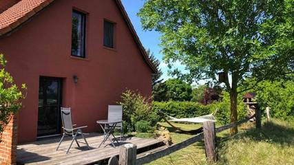 Ferienwohnung für 4 Personen, mit Terrasse und Garten sowie Ausblick in Klein Vielen
