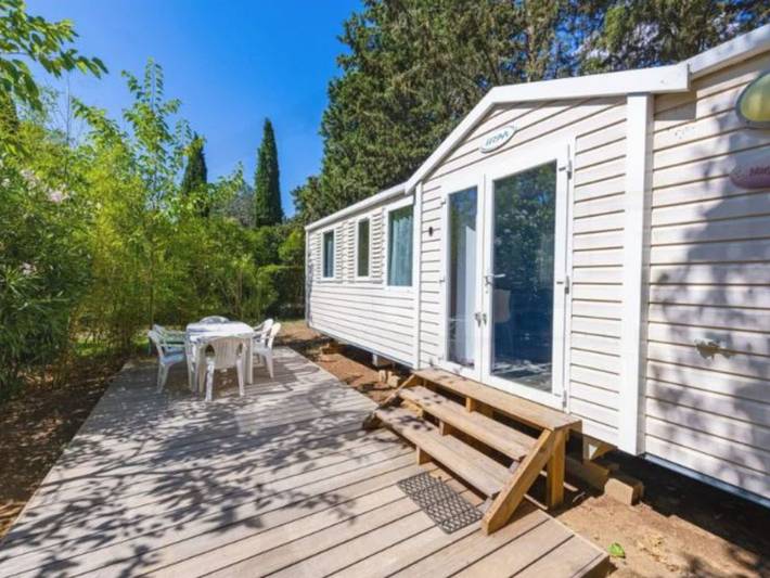 Mobil home pour 8 personnes, avec piscine et terrasse à Montblanc - 2