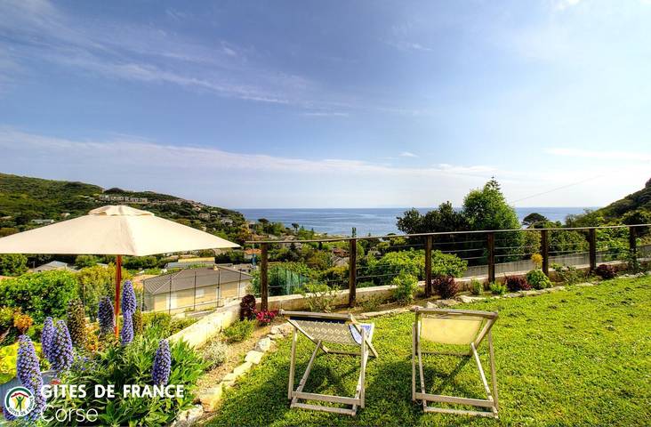Gîte pour 4 personnes, avec Terrasse ainsi que Jardin et Vue à Sisco - 2