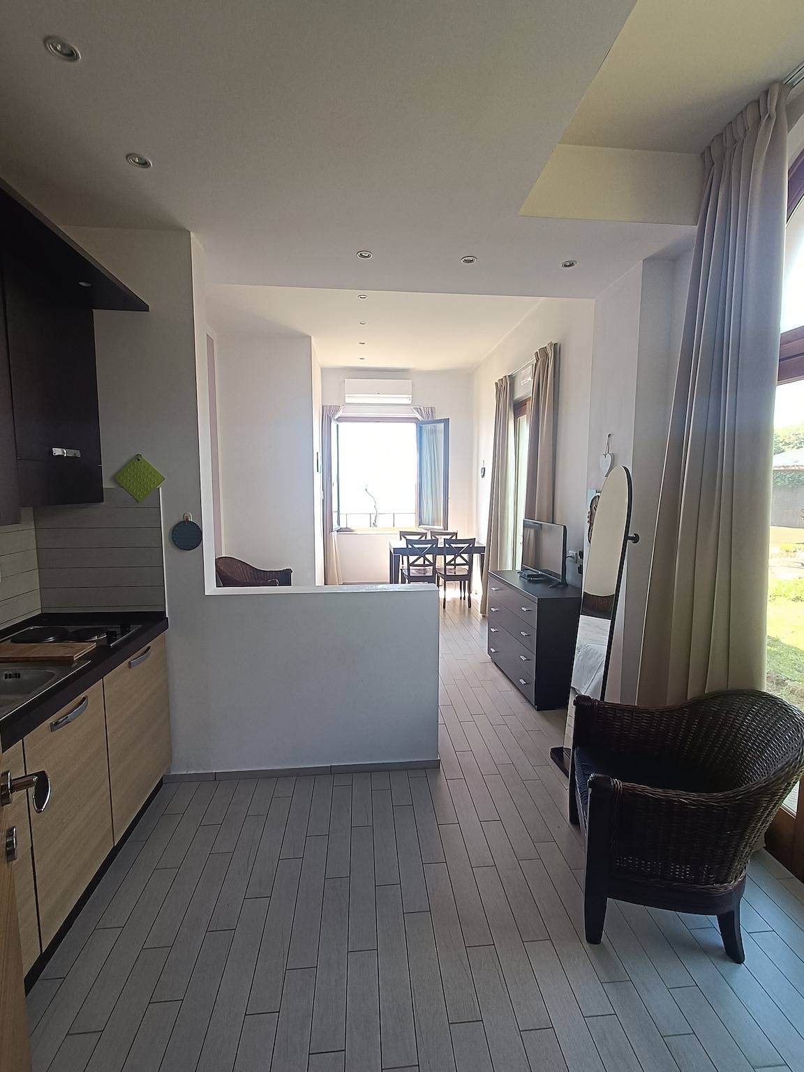 Ganze Wohnung, Risveglio guardando il mare in Livorno, Etruskische Küste