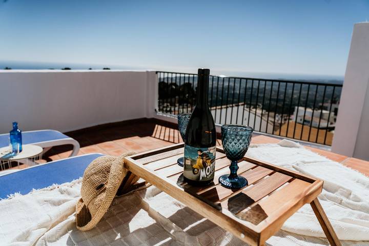 Apartment 'La Cueva' with Sea View, Terrace & Wi-Fi in Mijas Pueblo, Mijas