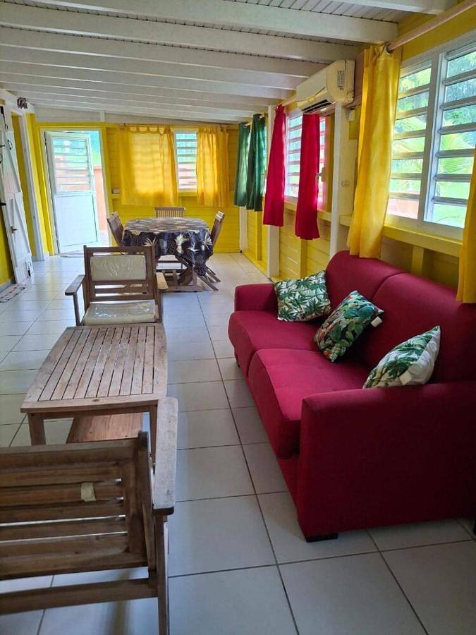 Location de vacances pour 6 personnes, avec jardin, animaux acceptés dans Saint-Louis (Marie-Galante)