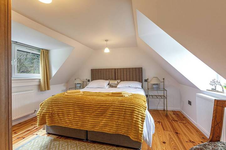 A charming 2 bed cottage in the heart of the popular borders village of Melrose. in Melrose, Scottish Borders