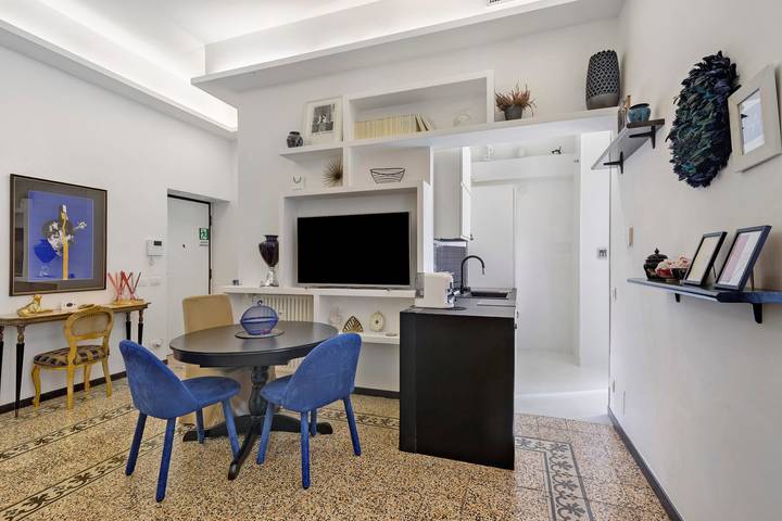Entire apartment, Ellie Luxury Apartment with Balcony, Wi-Fi, and Air Conditioning in Rome City Center, Rome