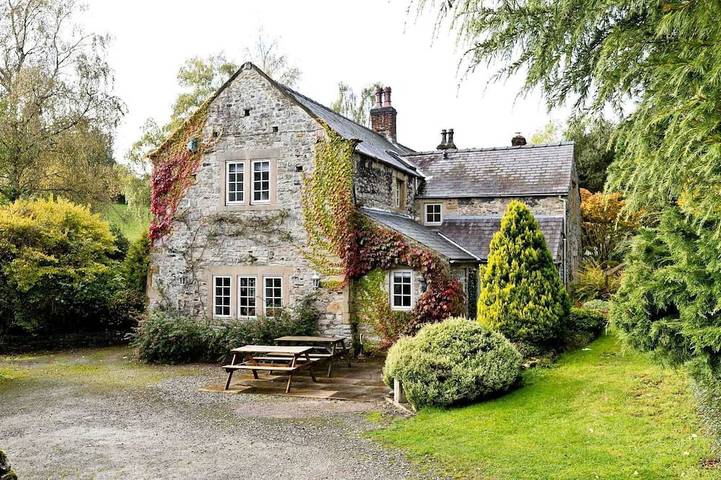 Holiday rental for 10 people, with Terrace and Garden in Ashford in the Water
