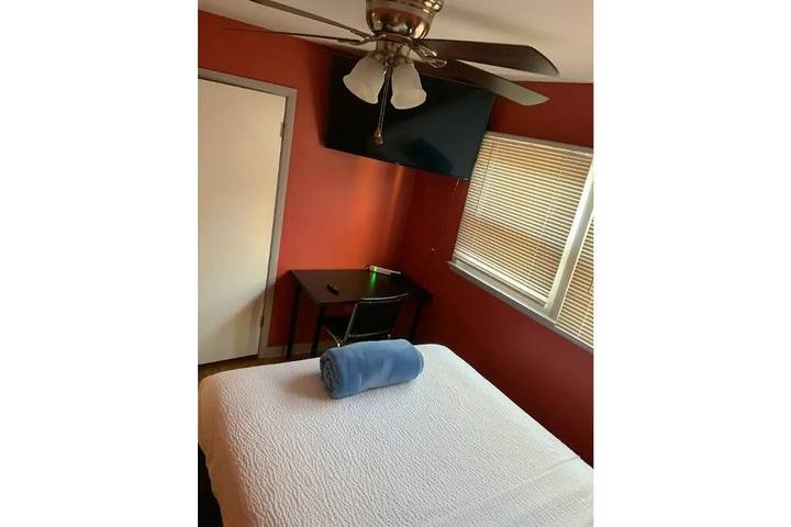 Vacation house for 8 people, with pets in Chicago