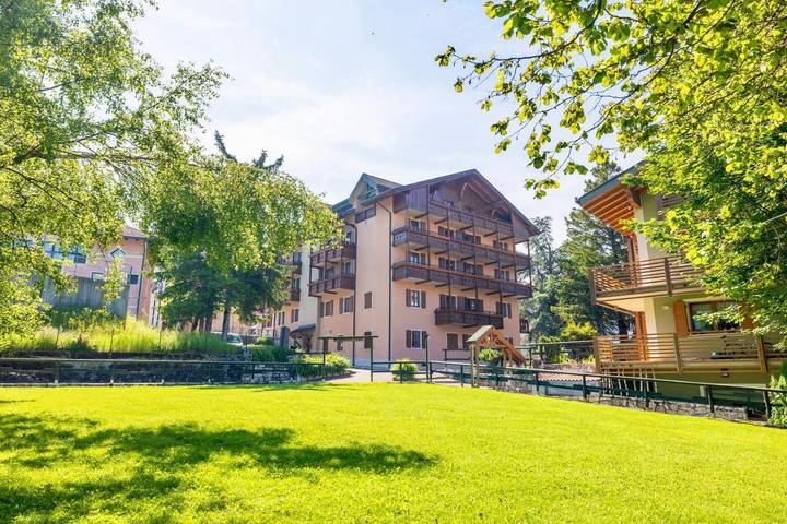Location de vacances pour 5 personnes, avec vue ainsi que sauna et jardin, animaux acceptés dans Serrada