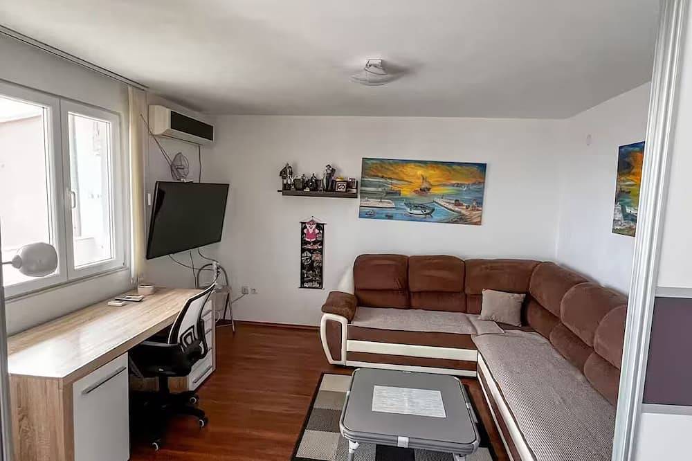 Ganze Wohnung, Spacious 5-bedroom/duplex apartment with amazing view near Split centre. in Kastel Sucurac, Kaštela
