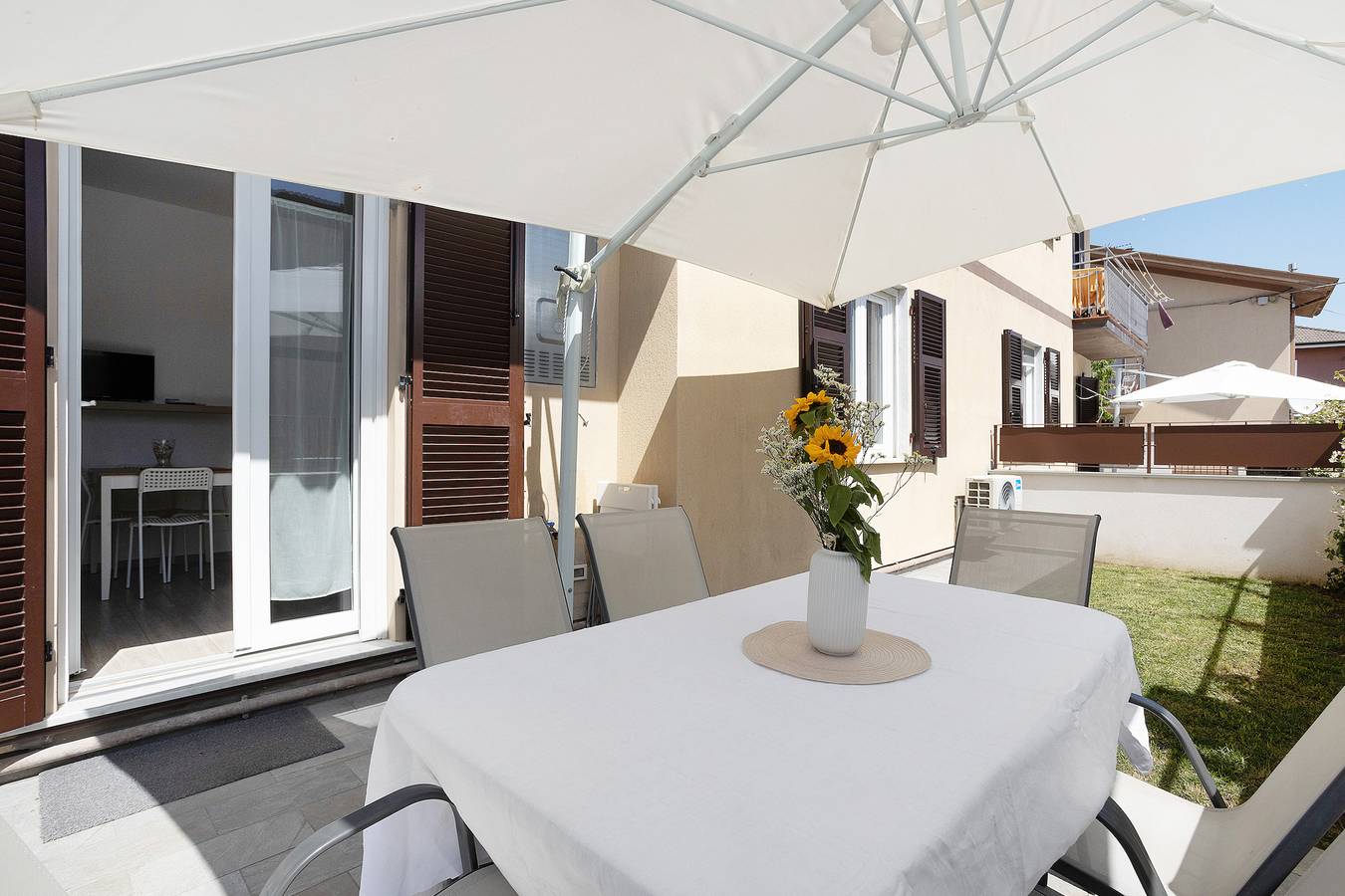 Entire apartment, 'Appartamento 4' Near the Beach with Wi-Fi & Garden in Fiumaretta di Ameglia, Ameglia Municipality
