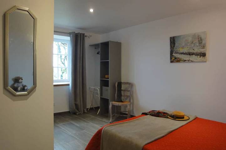 Gîte pour 6 personnes, avec jardin et piscine à Saint-Geniès - 4