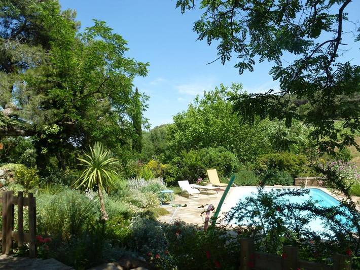 Location de vacances pour 4 personnes, avec piscine ainsi que vue et jardin à Quarante - 2