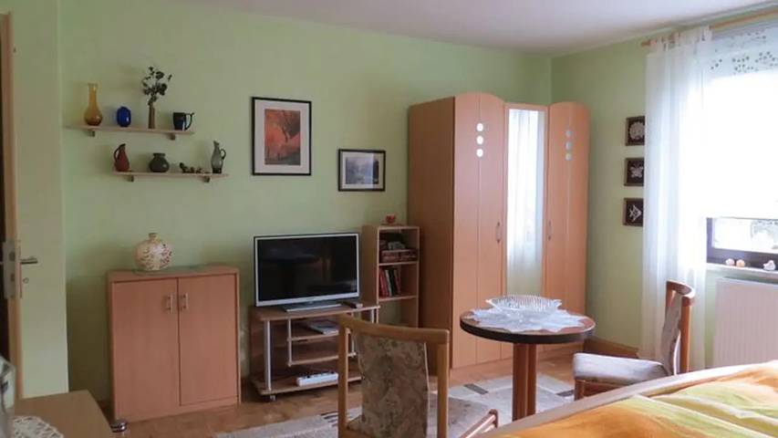 Ferienwohnung für 6 Personen, mit Pool und Garten - 1