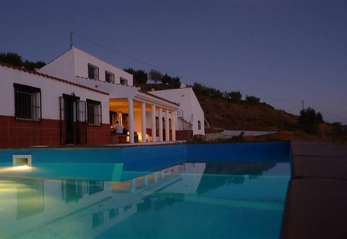 Moderne Villa, großer Pool, fantastische Aussicht in Canillas de Aceituno, Cordillera Penibética