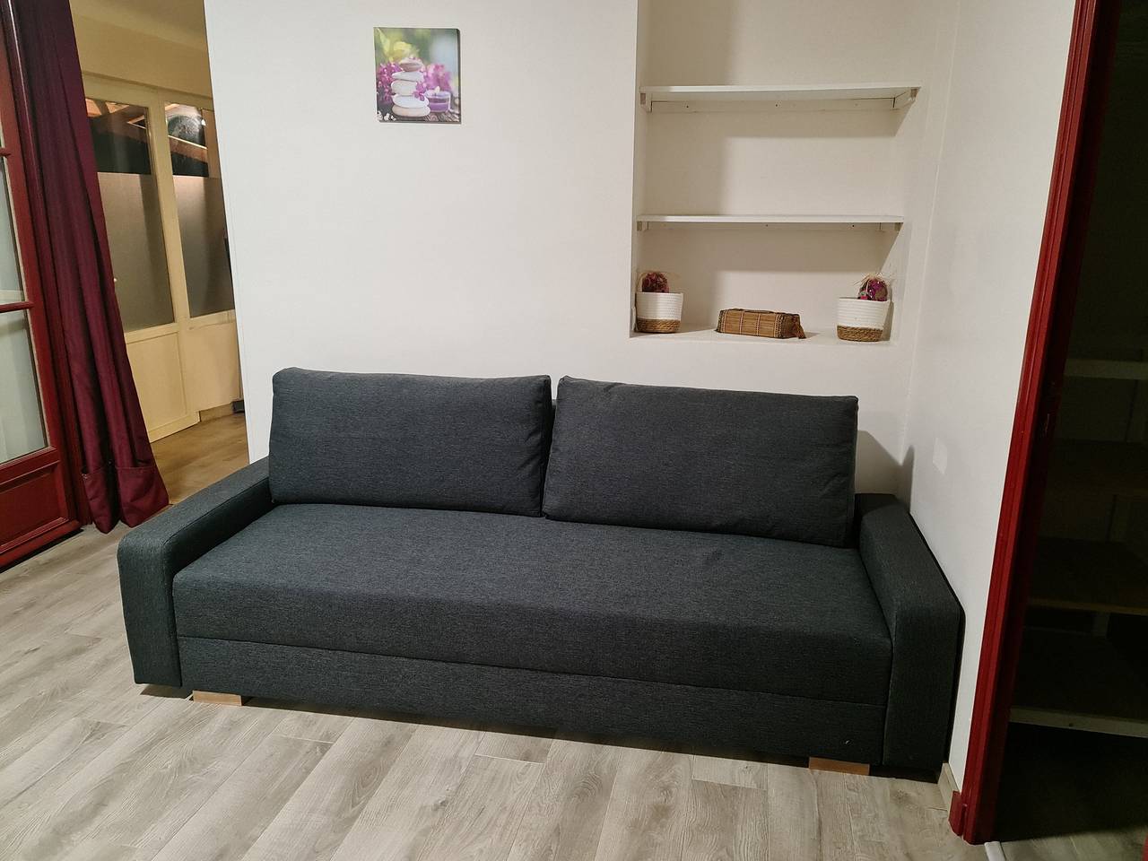 Apartamento entero, Apartamento 'Gîte Zen' con vistas a la montaña, piscina compartida y Wi-Fi in Carnoules, Region de Toulon