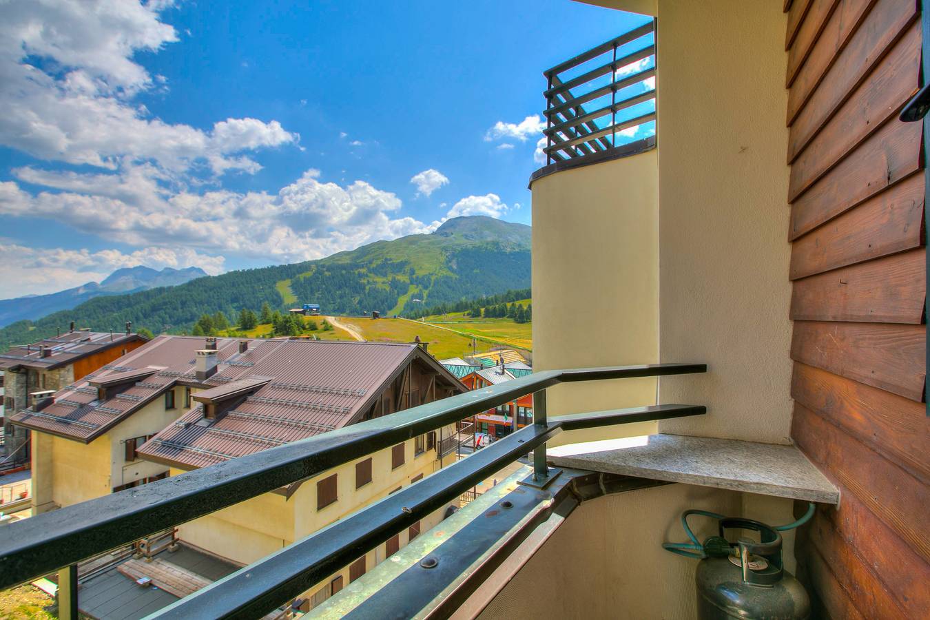 Apartamento entero, Apartamento de vacaciones para 4 personas con balcón in Sestriere, Via Lattea