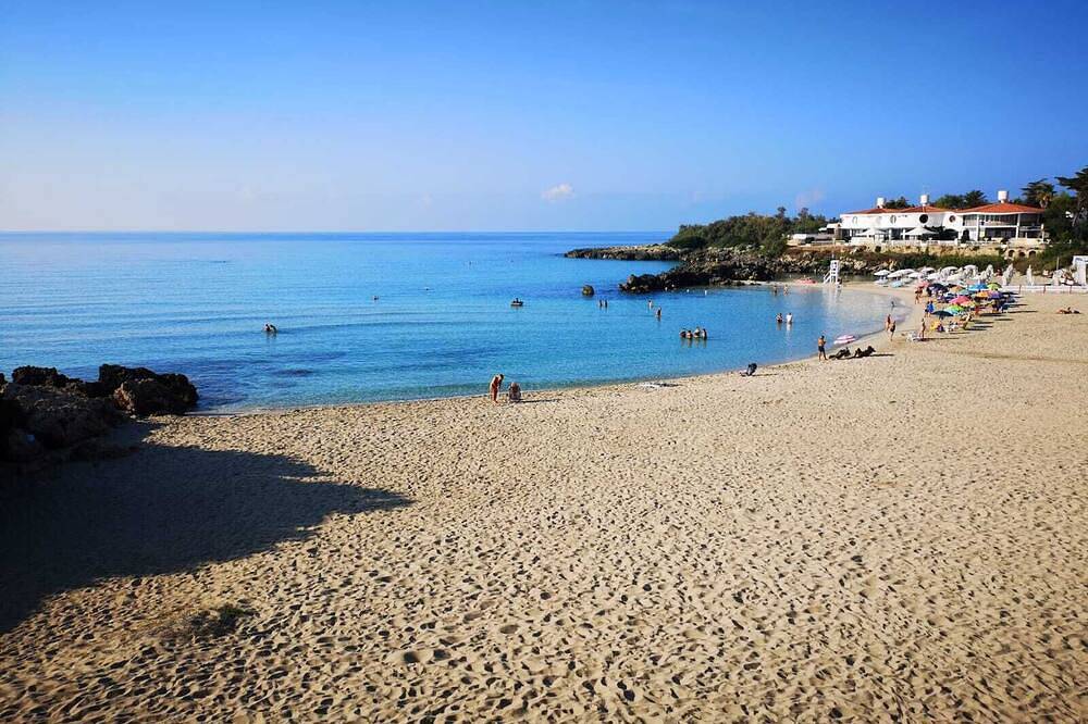 Appartement entier, Villa Marina - Apartment the \"Portico\" a 5-minute walk from the sea... in Pulsano, Golfe de Tarente