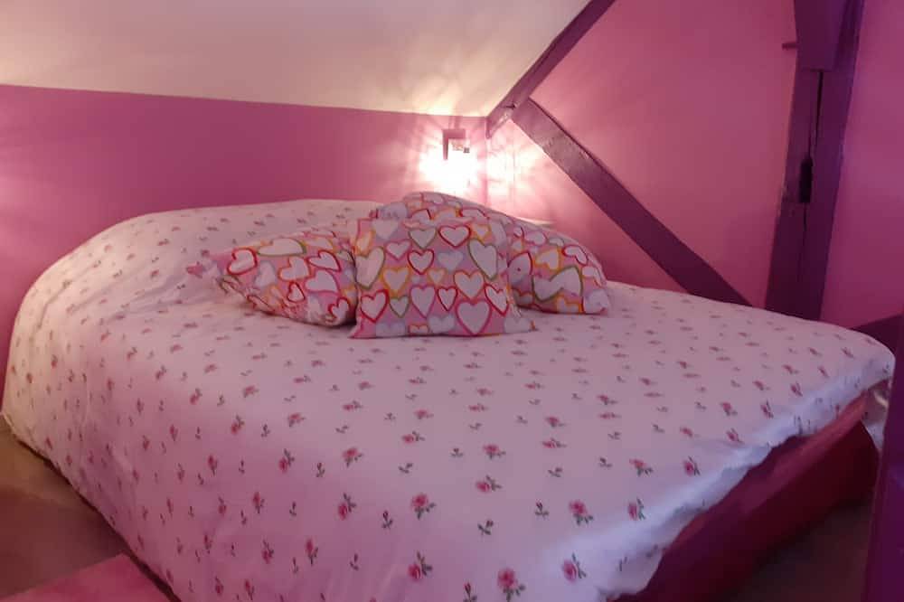Entire apartment, Le Toit de Charme D'isabelle ! in Beaune, Beaune region
