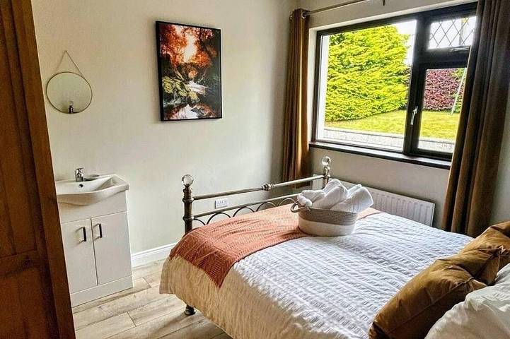 Whitepark Lodge - 5-Bett Landhaus. Neu renoviertes familienfreundliches Haus in Grafschaft Fermanagh