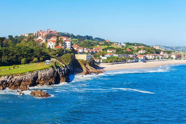 Apartamento para 4 personas, con Balcón y Terraza además de Jardín y Piscina en Comillas