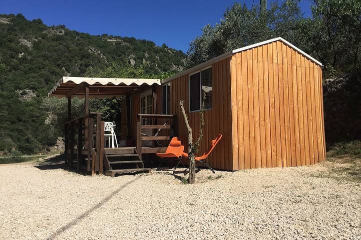 Mobil home pour 4 personnes à Chalencon