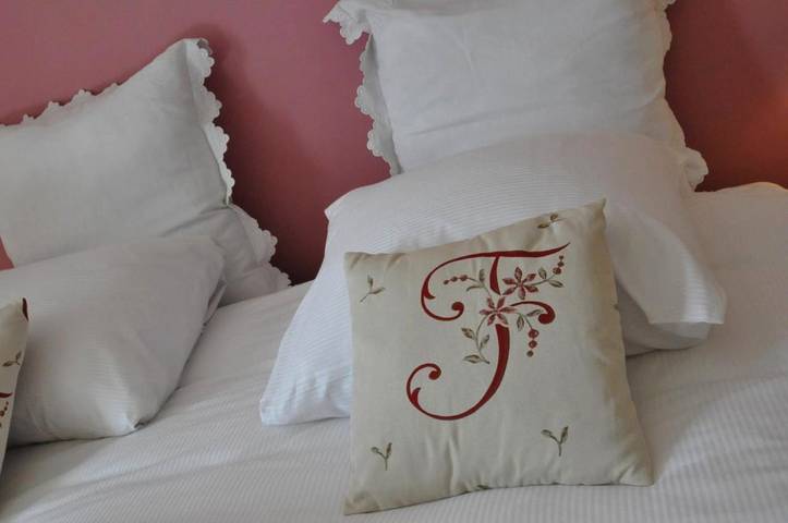 Chambre d’hôte pour 3 personnes, avec jardin et vue à Léglise