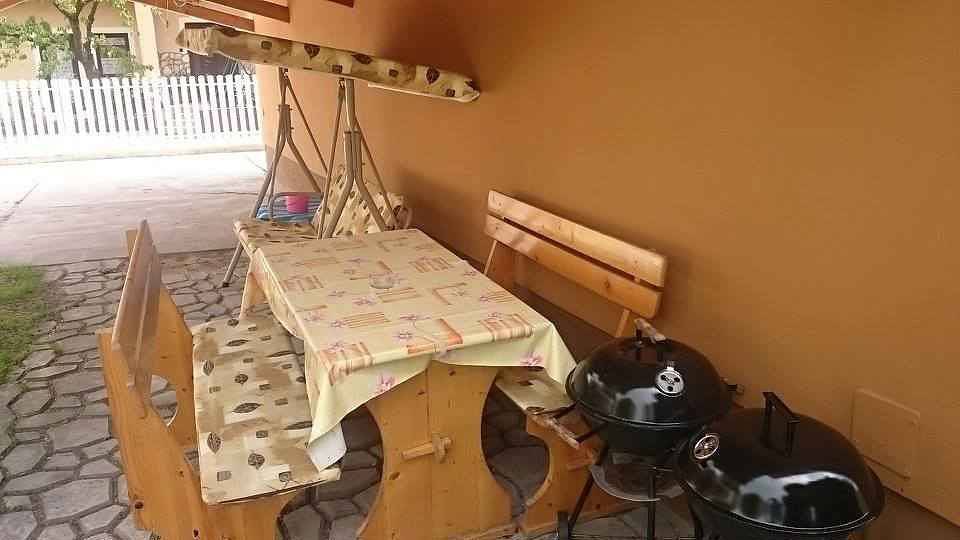 Ganze Ferienwohnung, Ferienwohnung Kinderfreundlich mit Dekorationen  in Balatonlelle, Plattensee Südufer