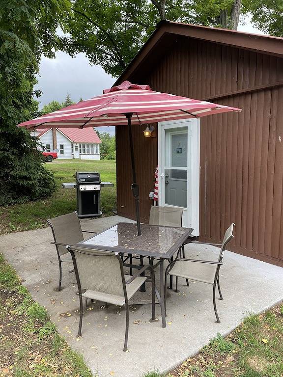 Alden Sunset Cabin in Torch Lake