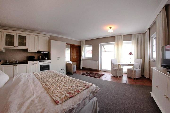 Ferienwohnung für 2 Personen, mit Terrasse und Garten sowie Sauna und Ausblick in Silz - 3