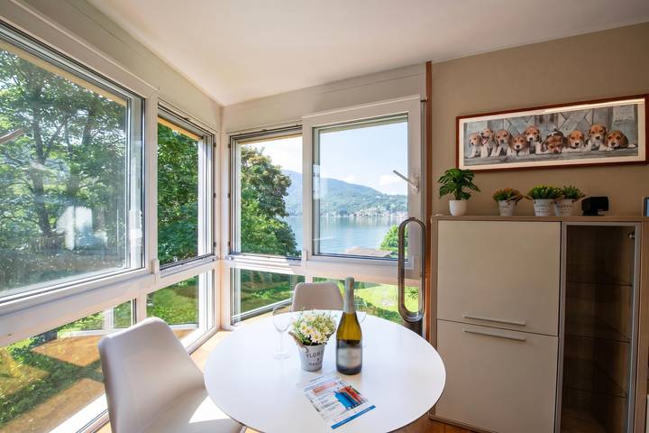 Villa für 4 Personen, mit Terrasse und Seeblick im Ticino