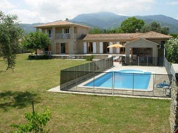 Gîte pour 6 personnes, avec jardin et piscine, adapté aux familles à Sorbo-Ocagnano