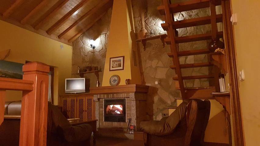 Casa rural para 6 personas, con jardín, Se admiten mascotas en Navarredonda de Gredos