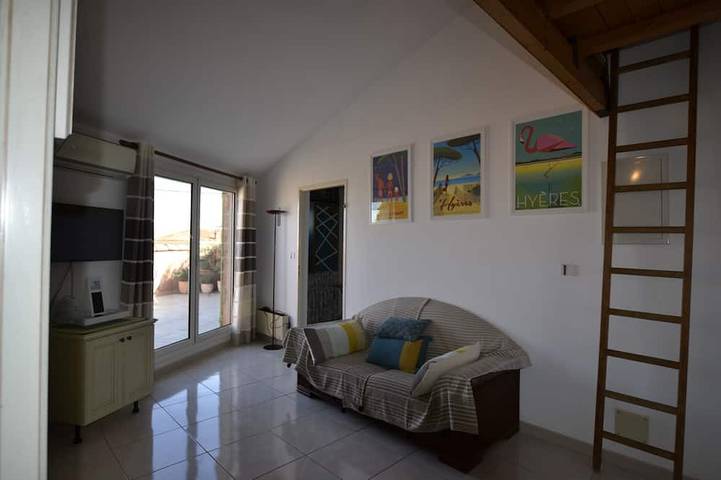 Gîte pour 3 personnes, avec balcon dans Plage des Salins (Hyeres) - 4