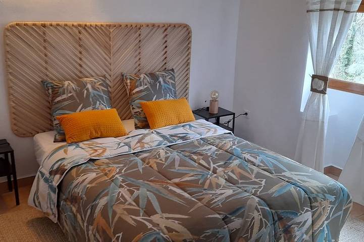 Location de vacances pour 5 personnes, avec terrasse et jardin à Saint-Laurent-le-Minier - 2