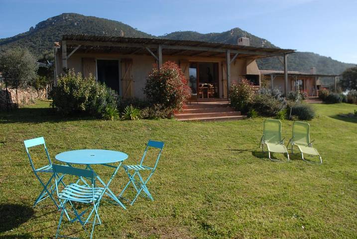 Gîte pour 4 personnes, avec Terrasse ainsi que Jardin et Vue à Monacia-d'Aullène - 2