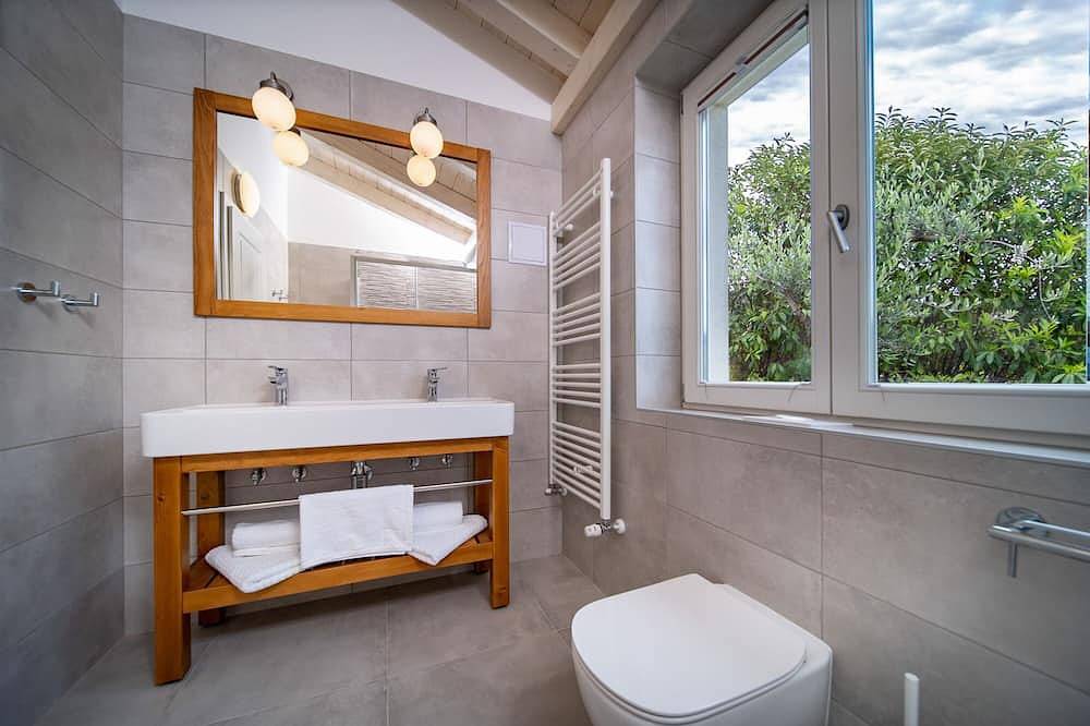 Villa Ana - 5 bedrooms with private pool and kids pool in Kavran, Südküste Istrien