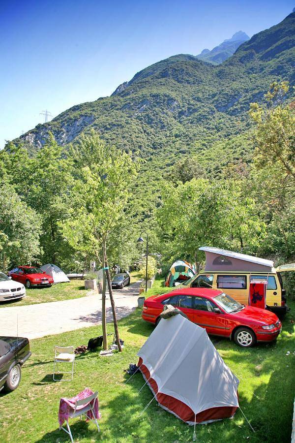 Camping Alpino - Nature Village in Malcesine, Montagnes autour du lac de Garde