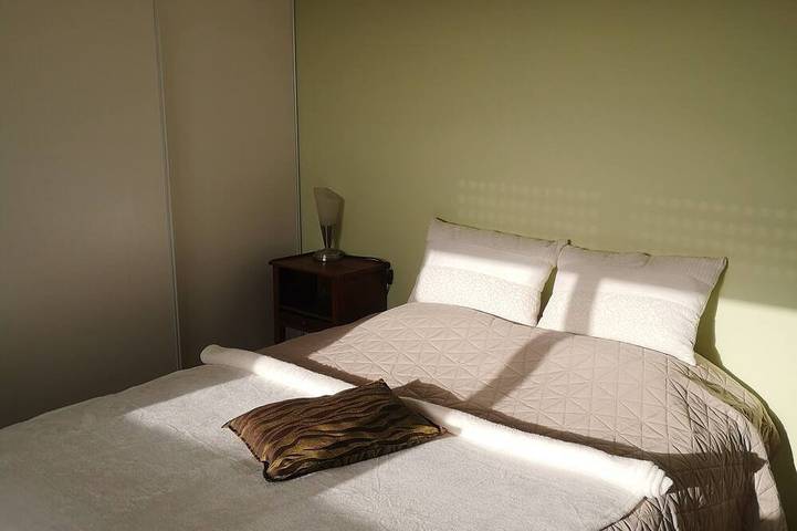 Location de vacances pour 4 personnes, avec jardin à Hénansal - 2