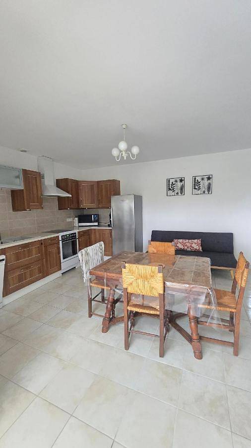 Gîte pour 3 personnes, avec terrasse dans Muron - 3