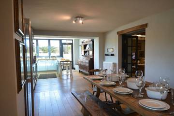 Holiday Home for 12 People in Over Haddon, Peak District, Photo 2