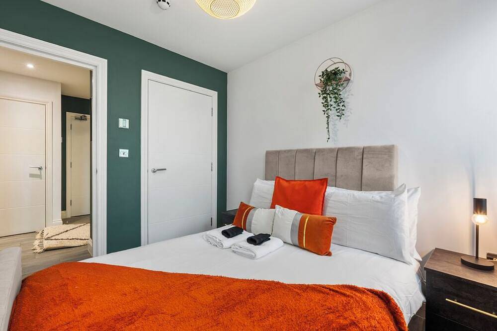 Entire apartment, The Lanes & Beach Gem | Central 2-Bed 1 Bath | Sleeps 5 | Heart of Brighton in Brighton, Sussex