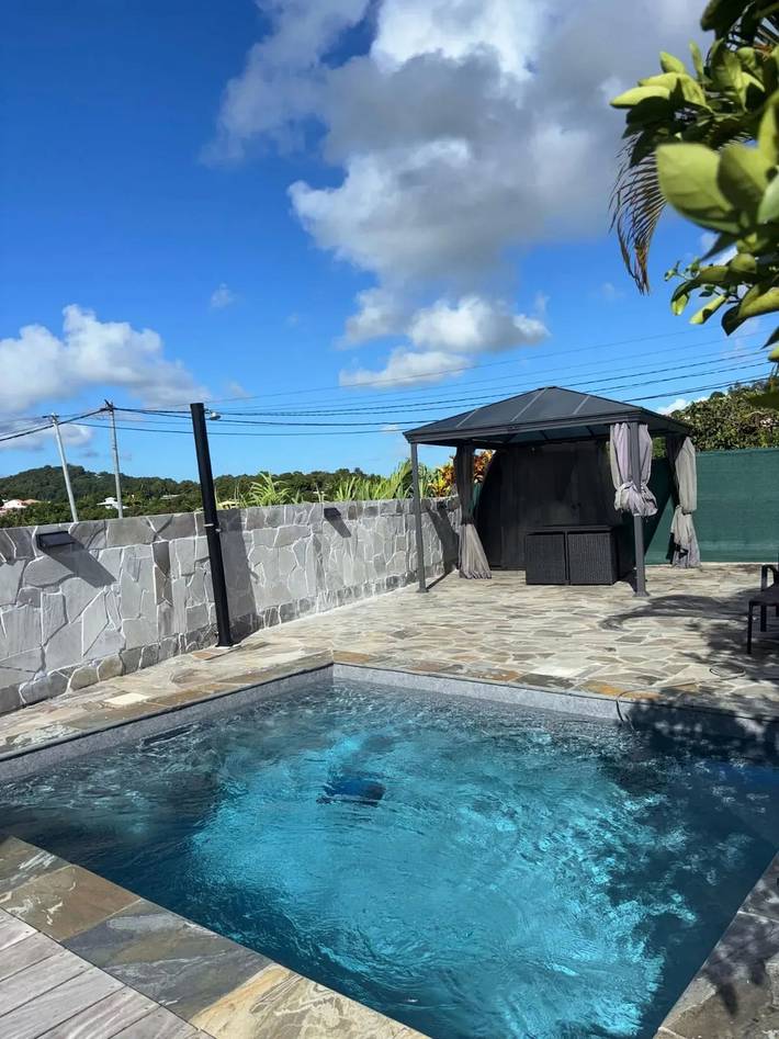 Location de vacances pour 4 personnes, avec piscine et terrasse à Le François - 2