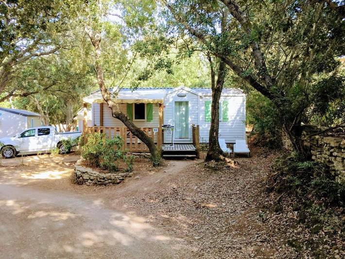 Camping pour 7 personnes, avec jardin et piscine