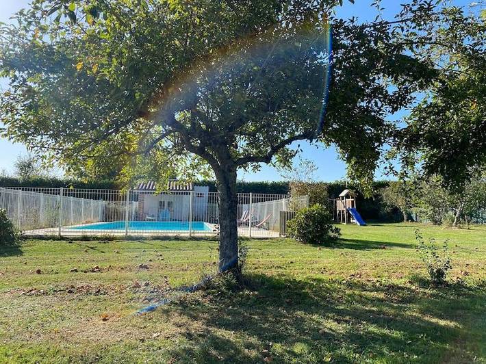 Location de vacances pour 14 personnes, avec piscine et jardin à Busserolles - 4